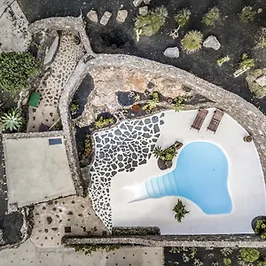 https://casa-los-olivos.in-canary-islands.com